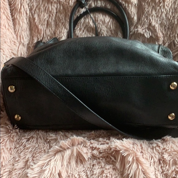 Michael Kors Bag. - Picture 3 of 8